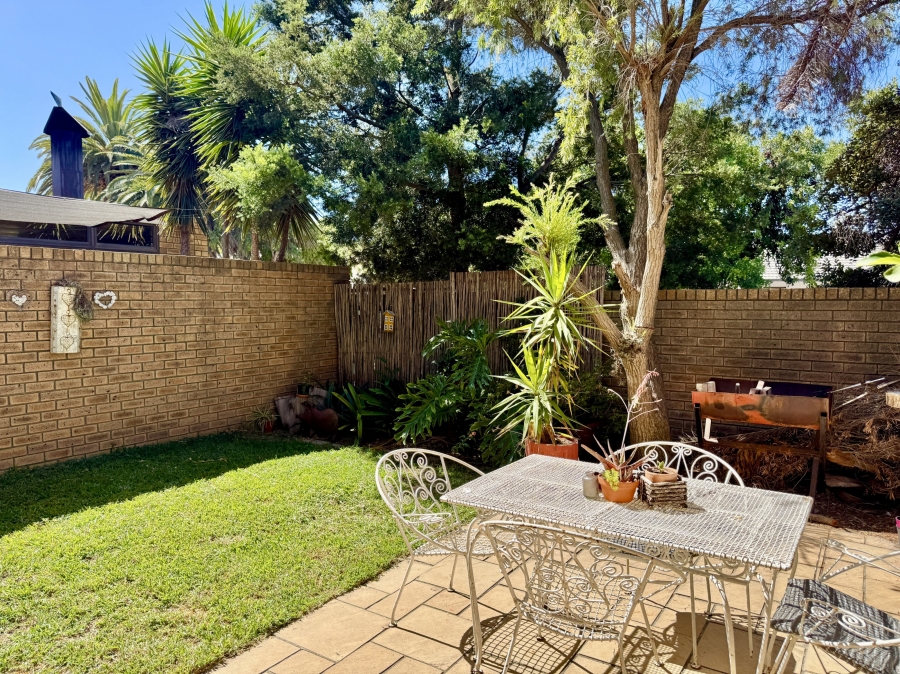 3 Bedroom Property for Sale in Glen Ive Western Cape